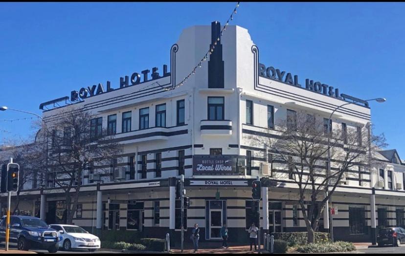 Royal Hotel Orange Exterior foto
